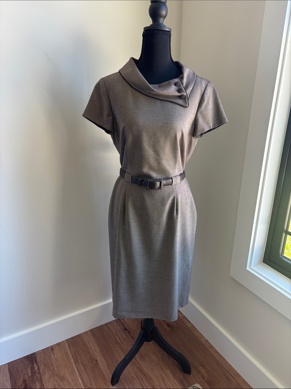 Elegant Midi Sheath Dress with Draped Collar and Belt